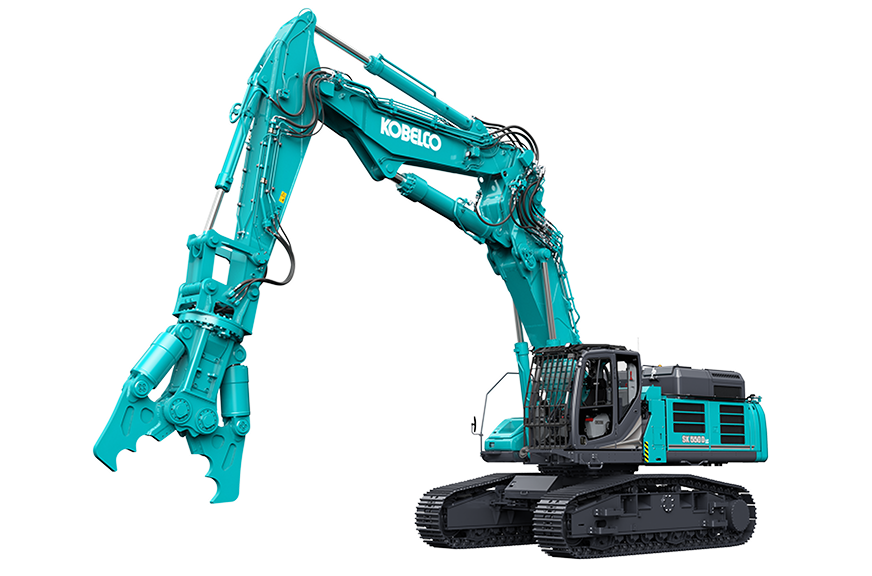 50t解体専用機を斜めから見た写真。バケットが左に、キャブが右に位置しています
